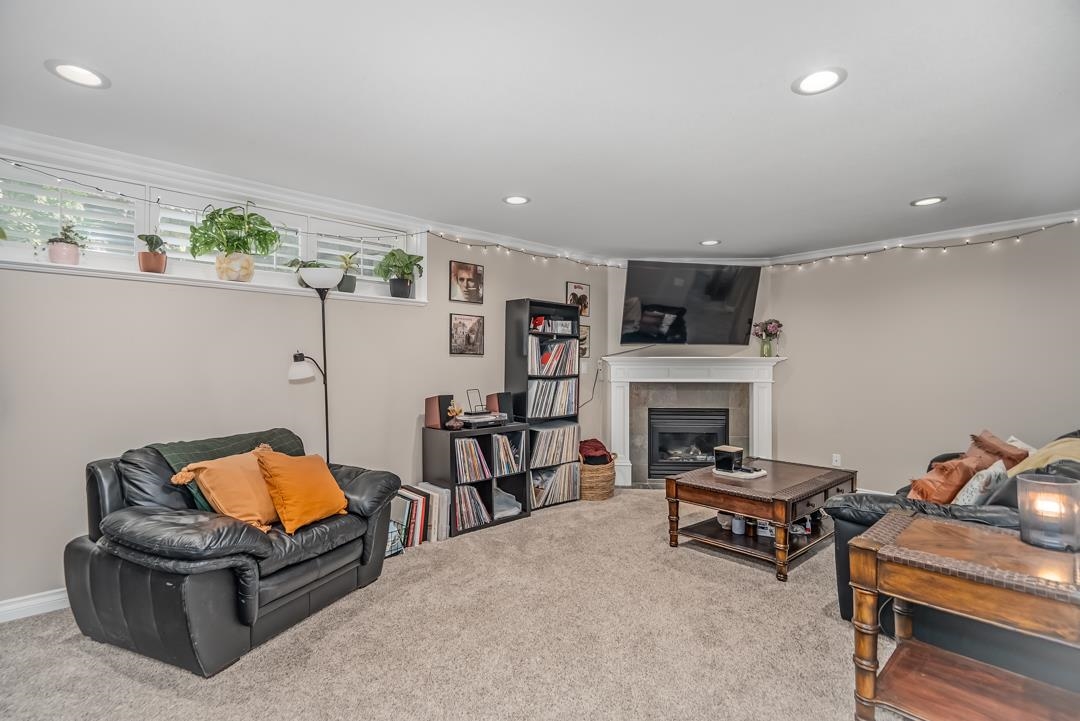 Swimming Pool Photo of 14433 Sunset Lane, White Rock, BC