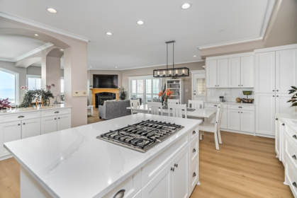 Basement Recreation Room Photo of 14433 Sunset Lane, White Rock, BC