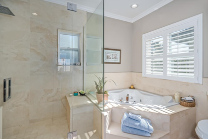 Hallway Photo of 14433 Sunset Lane, White Rock, BC