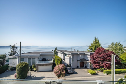 Kitchen Photo of 14433 Sunset Lane, White Rock, BC