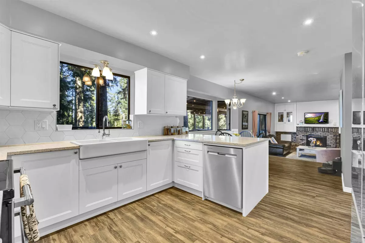 Outdoor Kitchen Photo of 21113 16 Avenue, Langley, BC