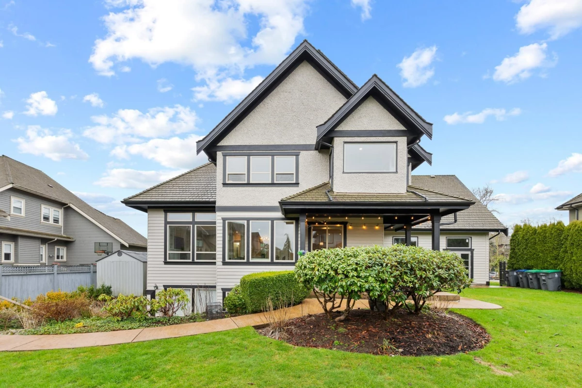 Garden / Landscaping Photo of 15963 Devonshire Drive, Surrey, BC
