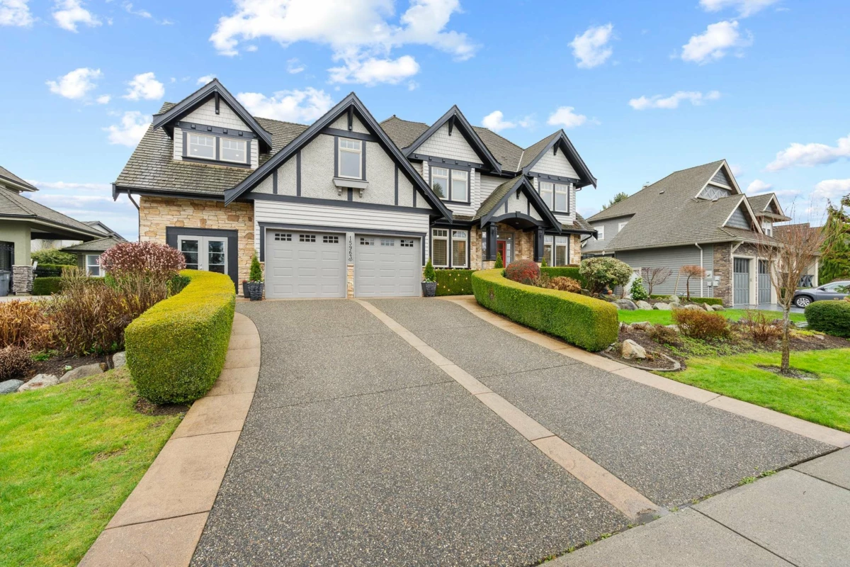 Hot Tub / Spa Photo of 15963 Devonshire Drive, Surrey, BC