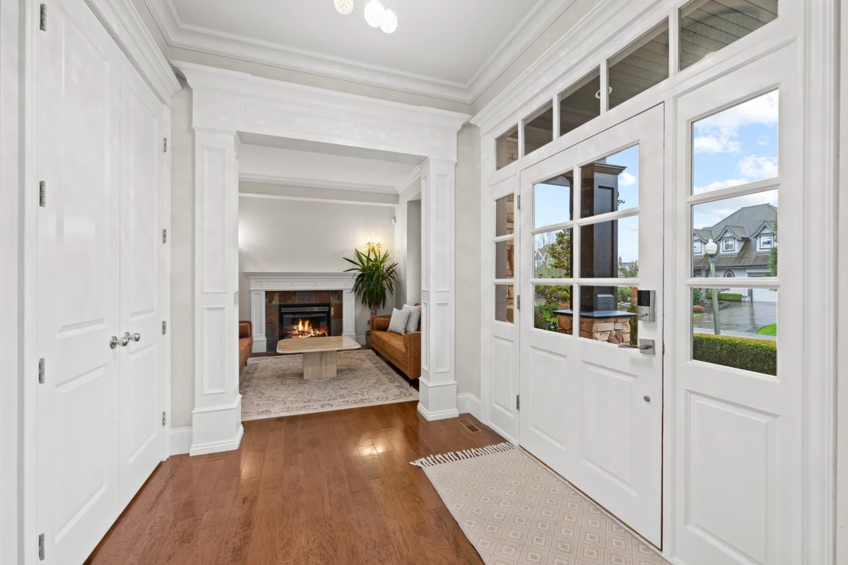 Living Room Photo of 15963 Devonshire Drive, Surrey, BC