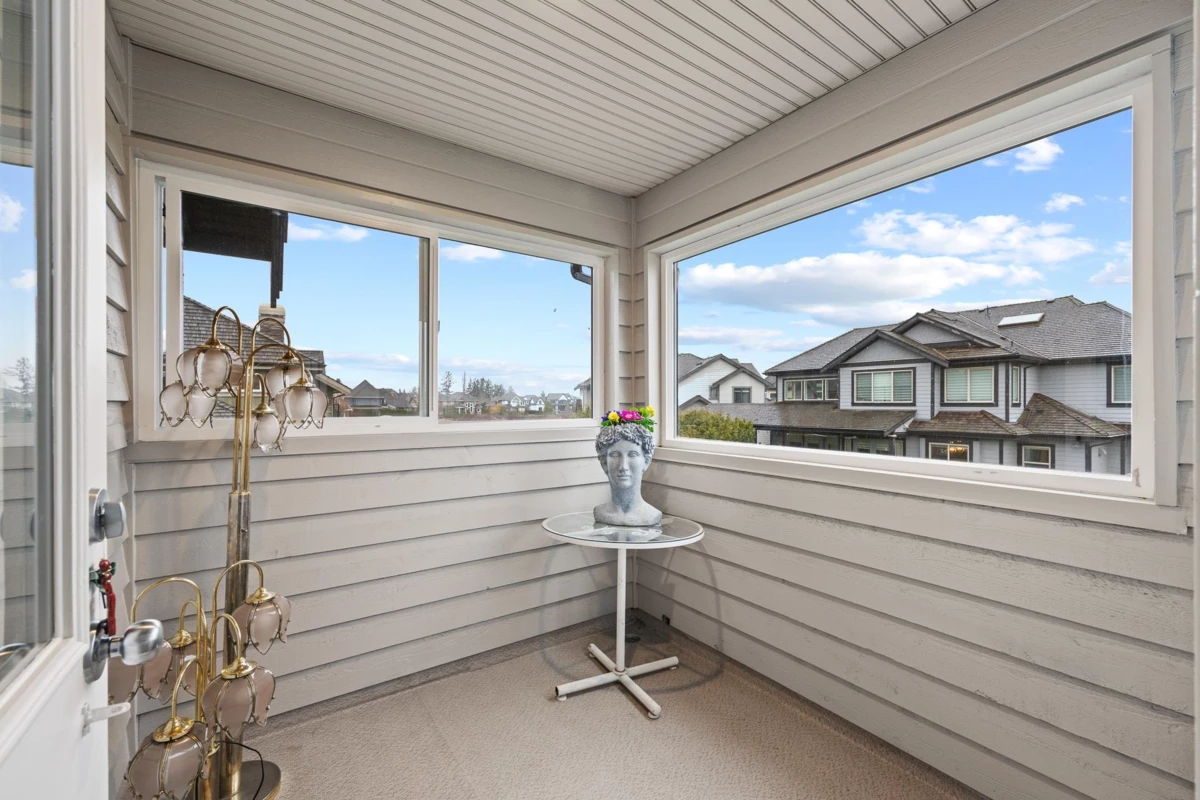 Mudroom Photo of 15963 Devonshire Drive, Surrey, BC