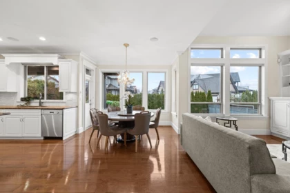 Kitchen Island Photo of 15963 Devonshire Drive, Surrey, BC