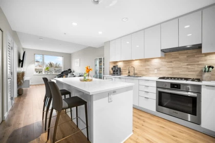 511 9233 Odlin Road, Richmond, BC