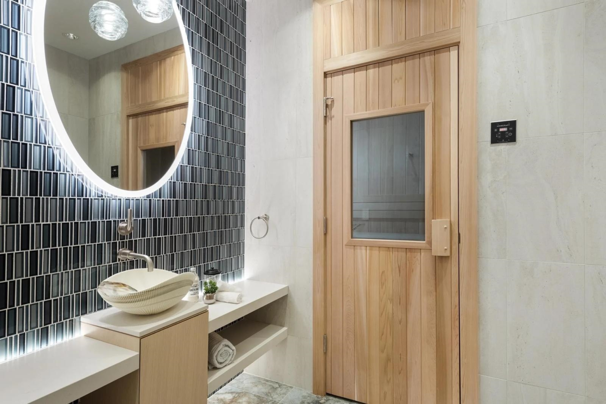 Hallway Photo of 1 2128 W 21st Avenue, Vancouver, BC