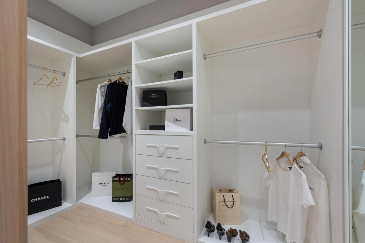 Hot Tub / Spa Photo of 1 2128 W 21st Avenue, Vancouver, BC