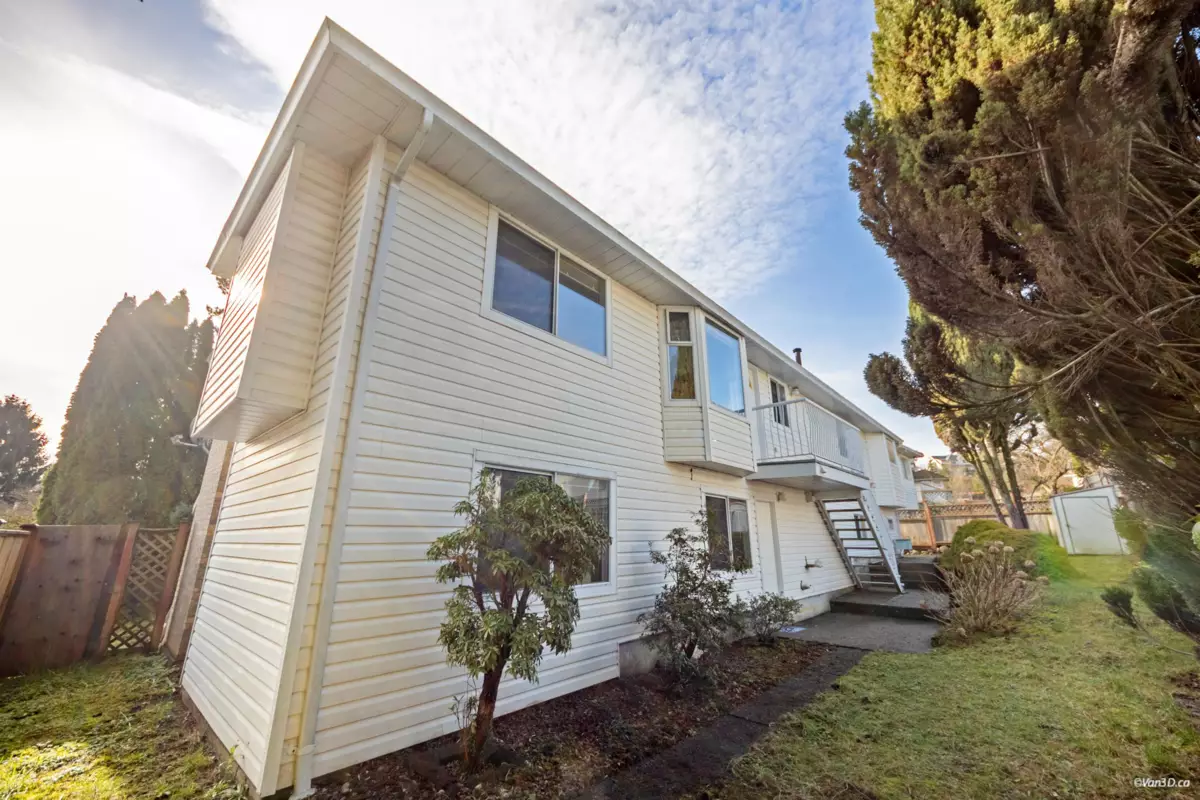 Front Yard Photo of 3315 El Casa Court, Coquitlam, BC