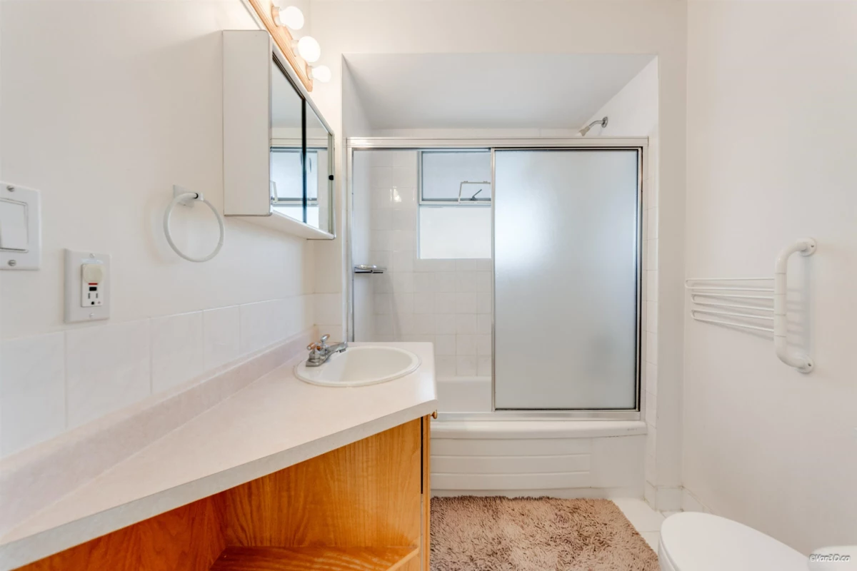 Powder Room Photo of 3315 El Casa Court, Coquitlam, BC