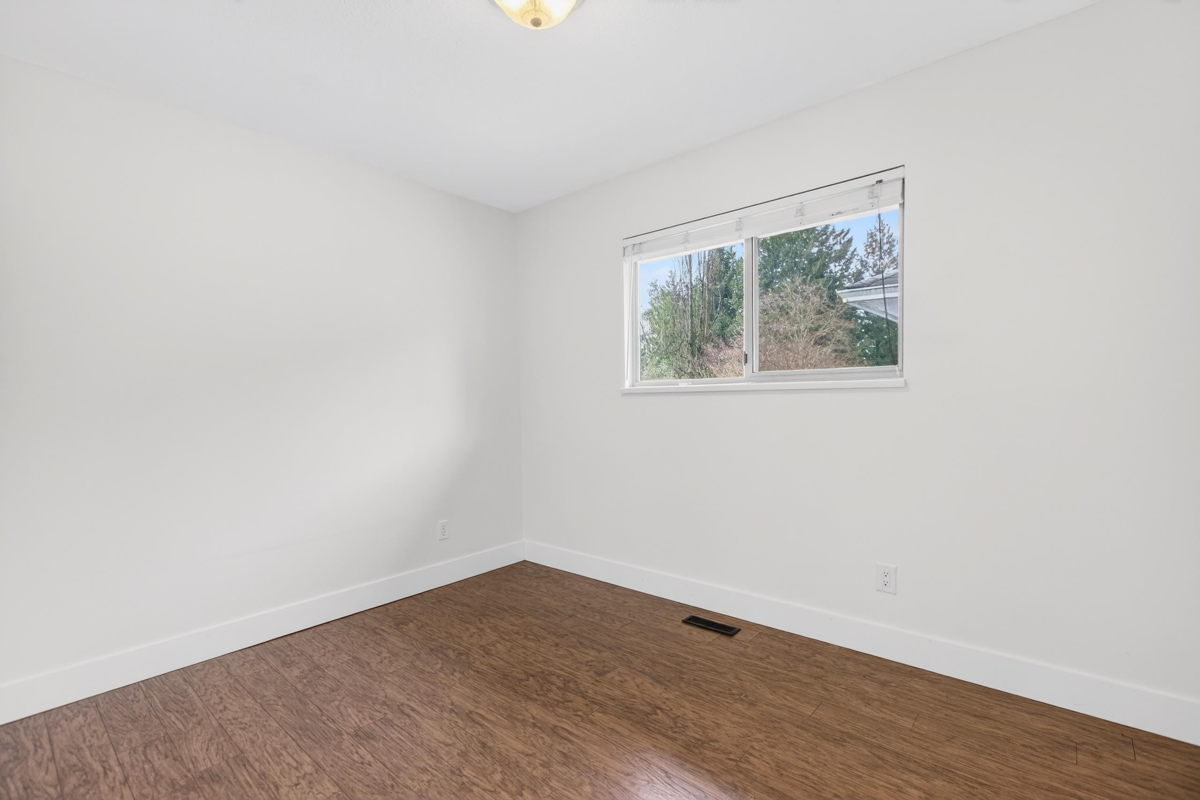 Powder Room Photo of 23258 121a Avenue, Maple Ridge, BC