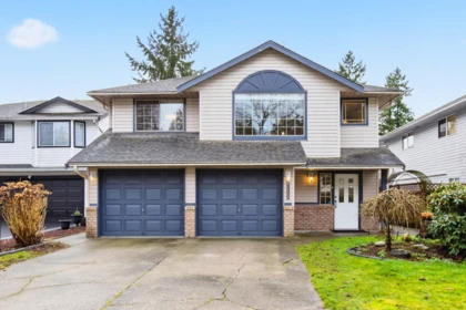 Swimming Pool Photo of 23258 121a Avenue, Maple Ridge, BC