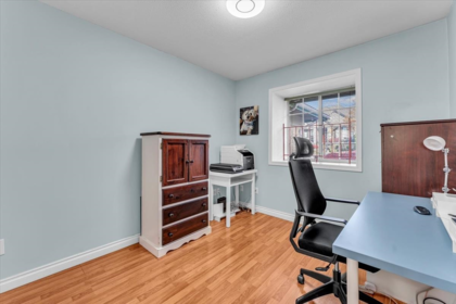 Powder Room Photo of 14906 83a Avenue, Surrey, BC