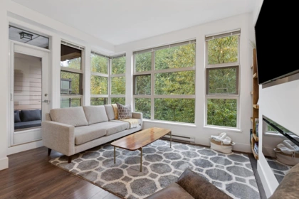 406 3606 Aldercrest Drive, North Vancouver, BC