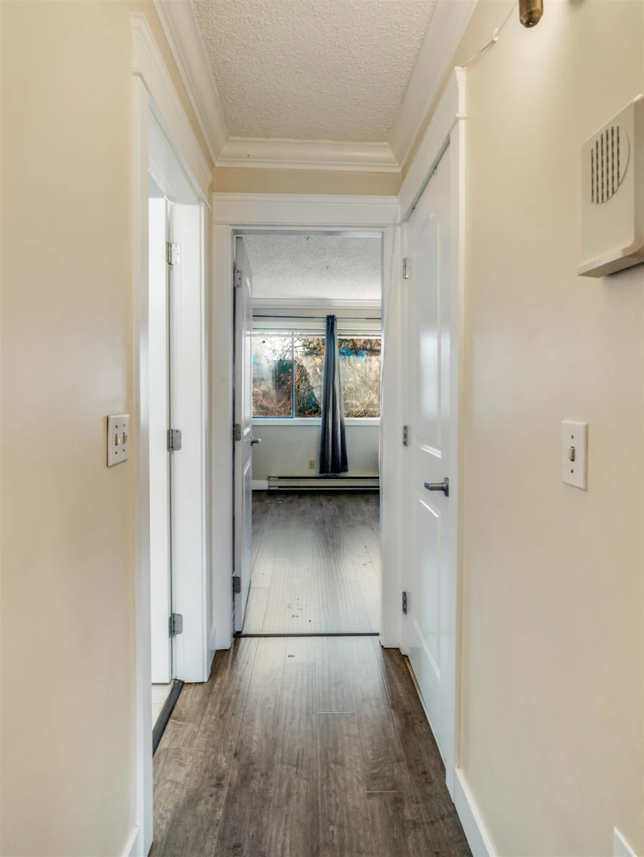 Hallway Photo of 135 9463 Prince Charles Boulevard, Surrey, BC