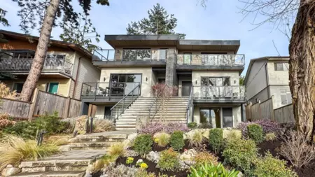 338 E 5th Street, North Vancouver, BC, North Vancouver — Half Duplex for sale