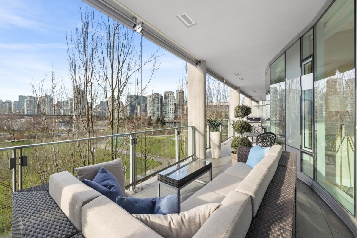 Exterior Rear Photo of 406 1616 Columbia Street, Vancouver, BC