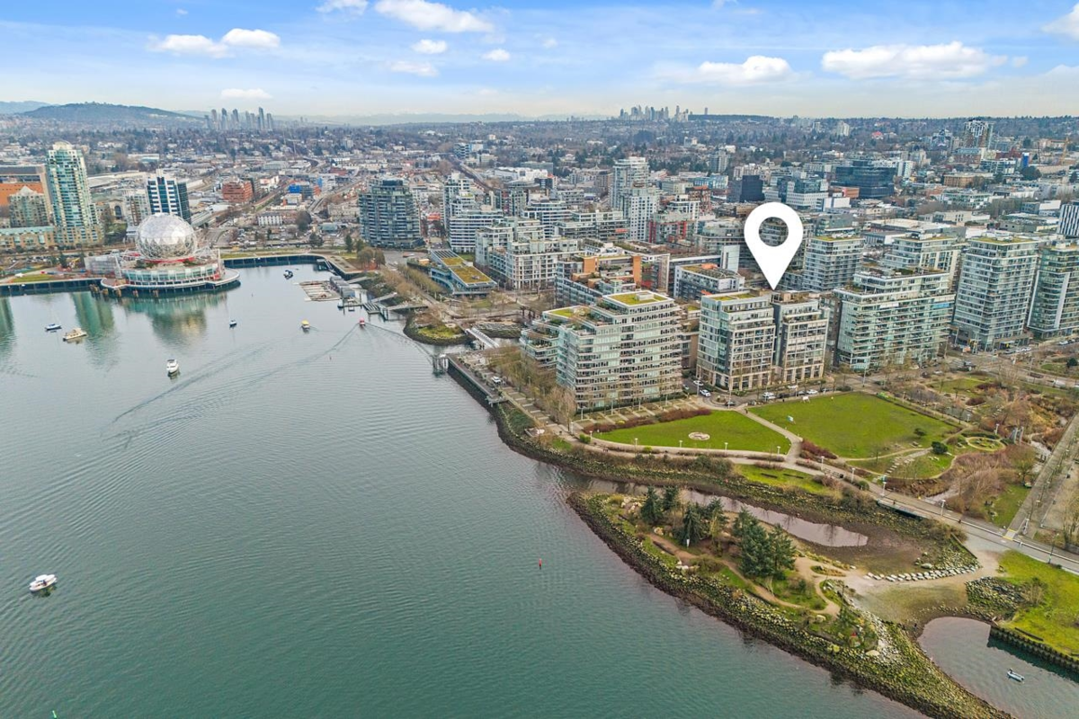 Fitness Center Photo Near 406 1616 Columbia Street, Vancouver, BC