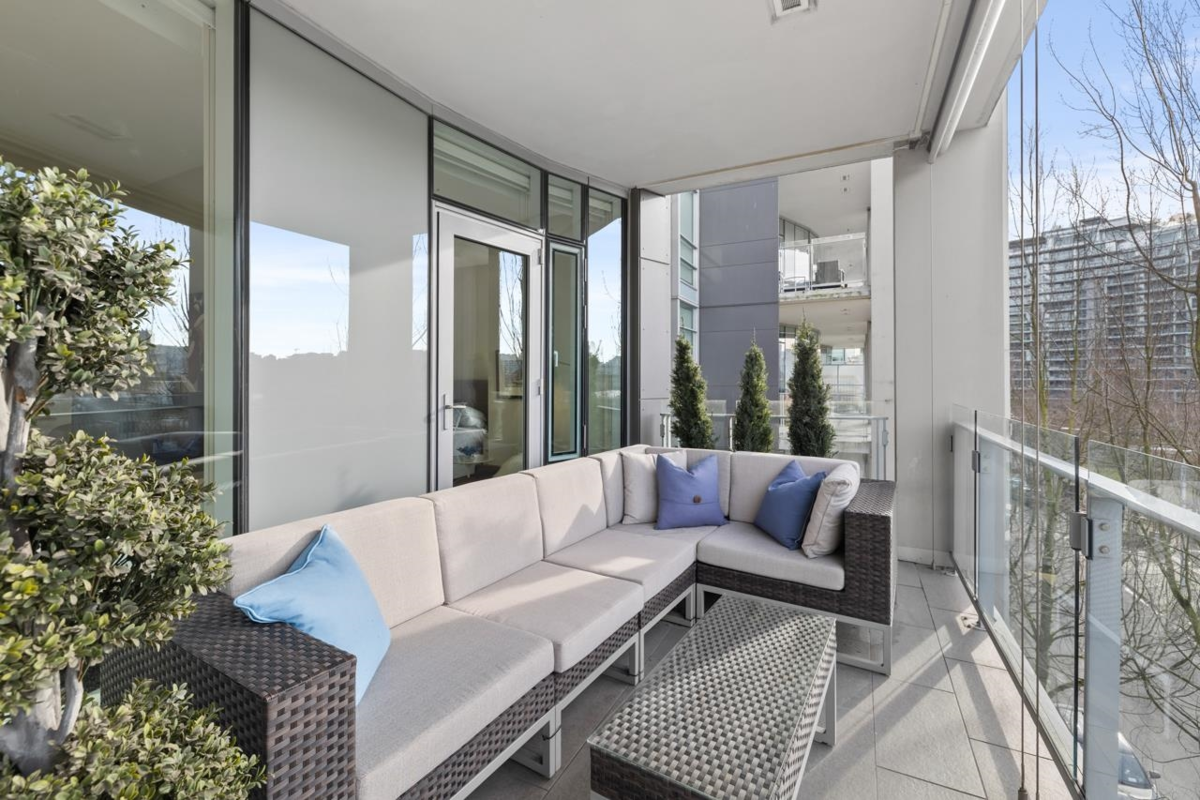 Hallway Photo of 406 1616 Columbia Street, Vancouver, BC