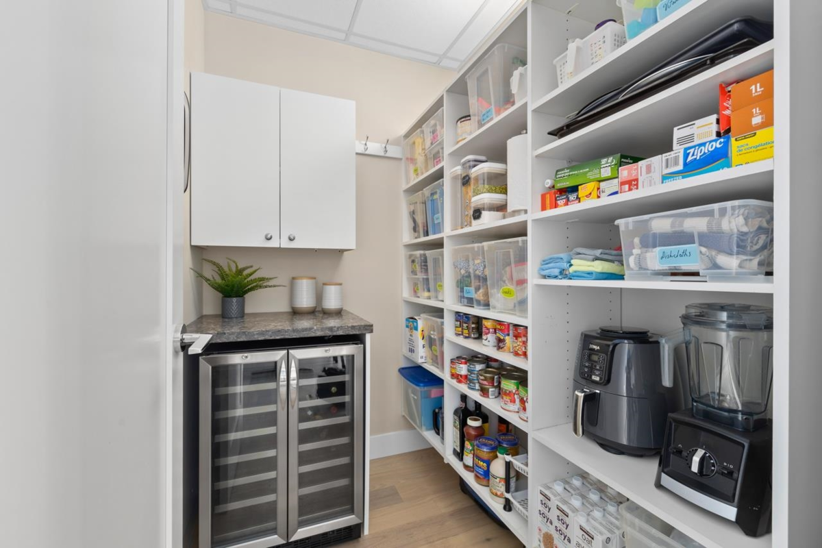 Laundry Room Photo of 406 1616 Columbia Street, Vancouver, BC