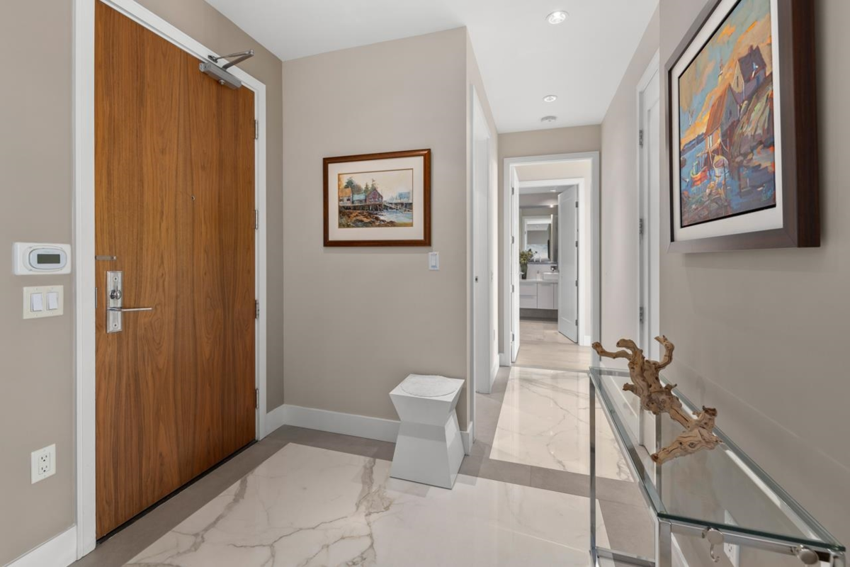 Primary Bathroom Photo of 406 1616 Columbia Street, Vancouver, BC