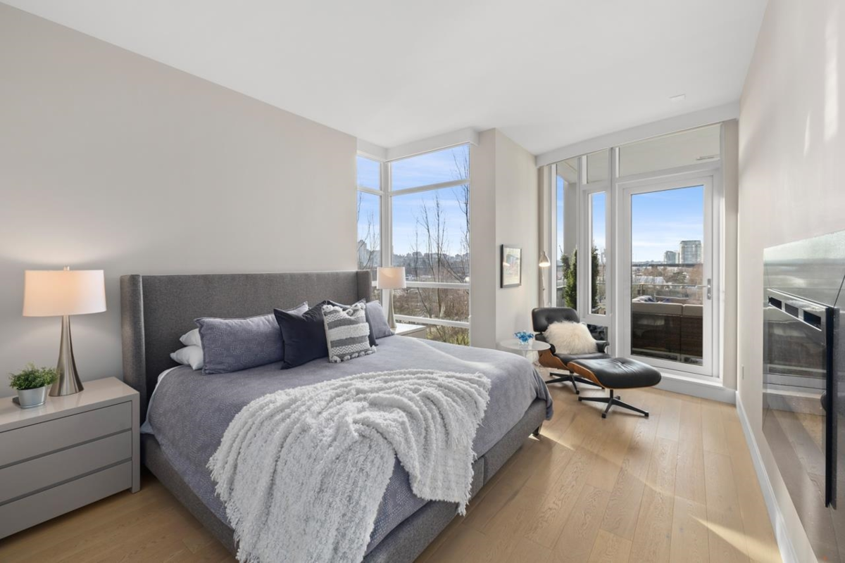 Walk-In Closet Photo of 406 1616 Columbia Street, Vancouver, BC