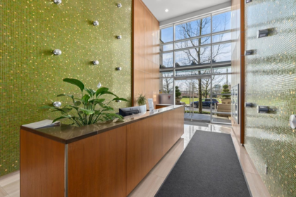 Hot Tub / Spa Photo of 406 1616 Columbia Street, Vancouver, BC