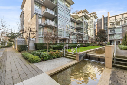 Outdoor Patio Photo of 406 1616 Columbia Street, Vancouver, BC