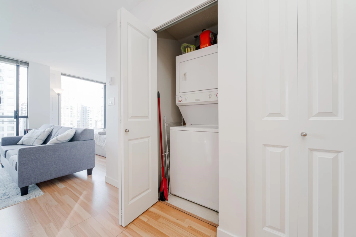 Dining Area Photo of 1003 1295 Richards Street, Vancouver, BC