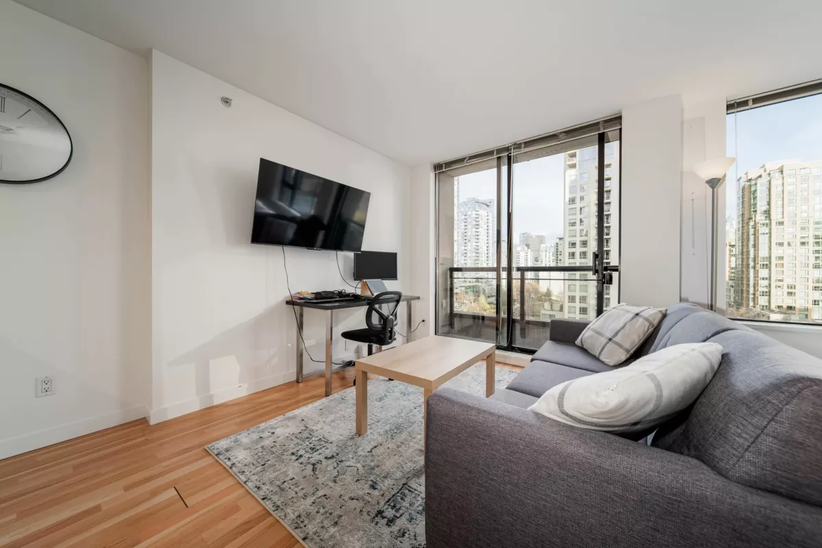 Kitchen Photo of 1003 1295 Richards Street, Vancouver, BC