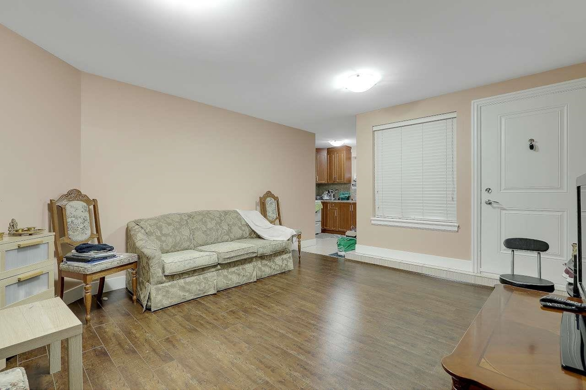 Front Yard Photo of 12853 63a Avenue, Surrey, BC