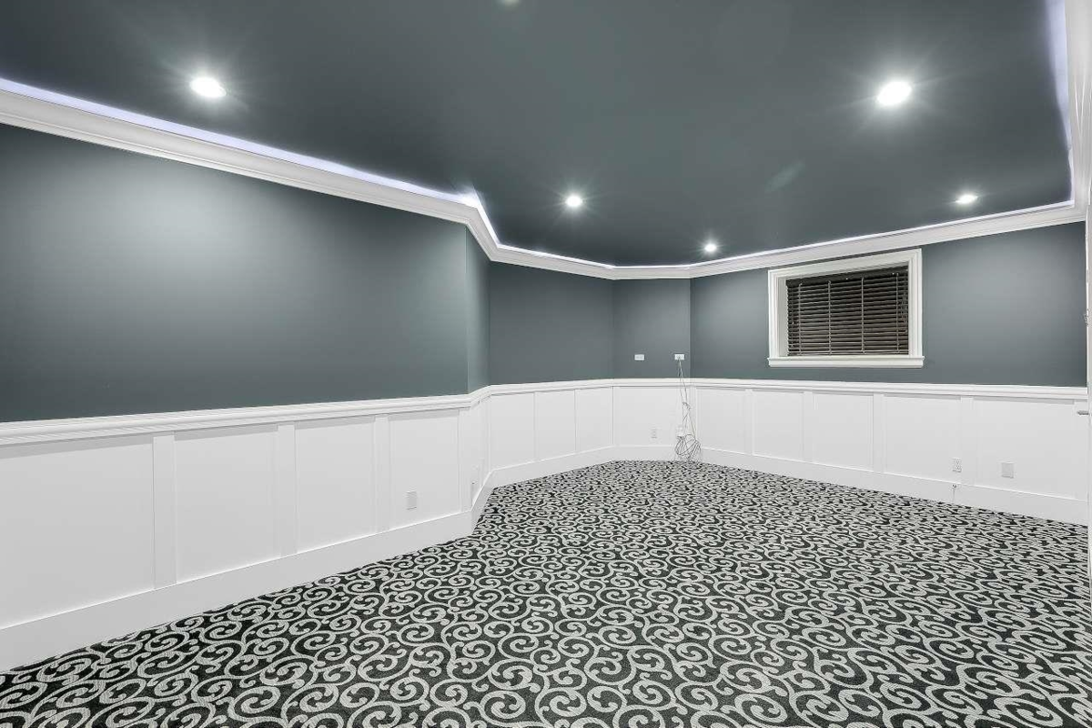 Hallway Photo of 12853 63a Avenue, Surrey, BC