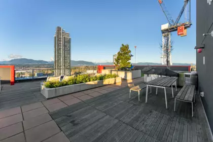 1409 10626 City Parkway, Surrey, BC, Surrey — Apartment/Condo for sale