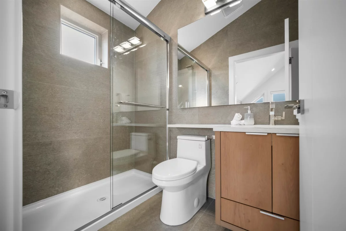 Laundry Room Photo of 2 3563 E 25th Avenue, Vancouver, BC