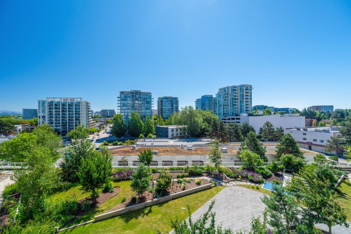 Guest Bathroom Photo of 802 5766 Gilbert Road, Richmond, BC