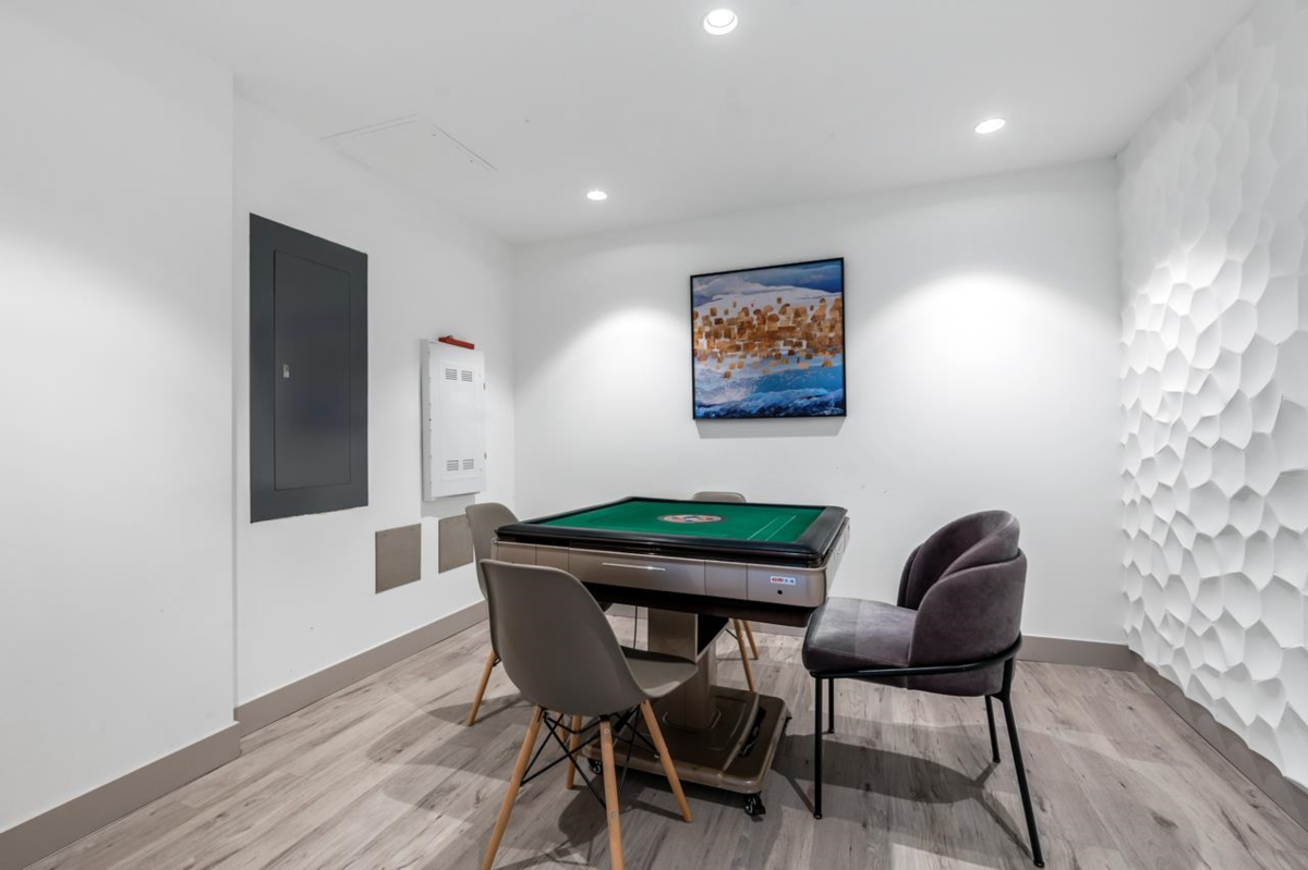 Kitchen Island Photo of 802 5766 Gilbert Road, Richmond, BC