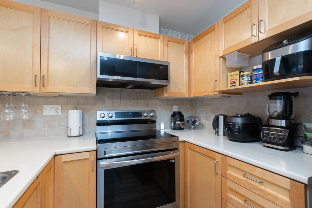 Breakfast Nook Photo of 101 15188 22 Avenue, Surrey, BC