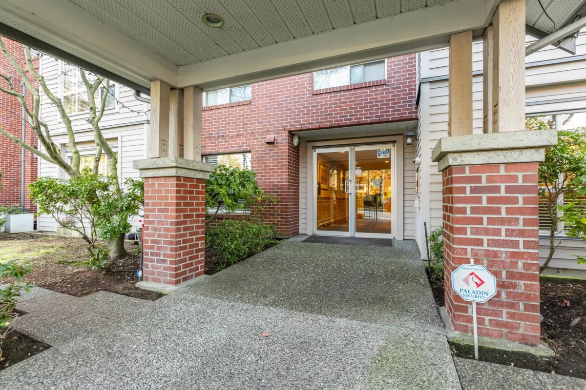 Dining Area Photo of 101 15188 22 Avenue, Surrey, BC