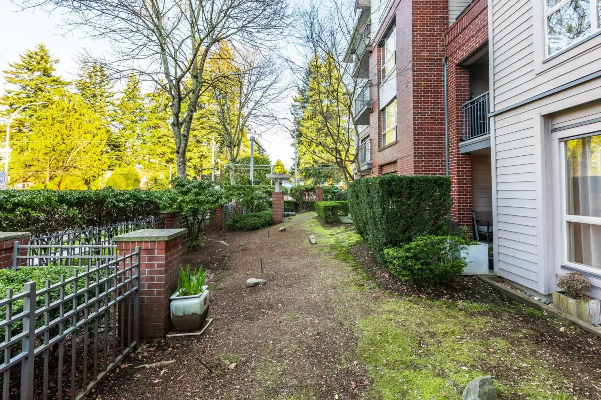 Hot Tub / Spa Photo of 101 15188 22 Avenue, Surrey, BC