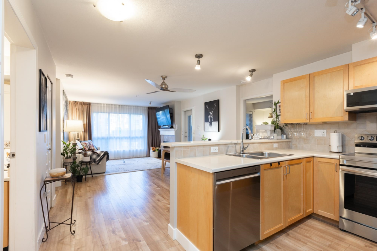 Kitchen Island Photo of 101 15188 22 Avenue, Surrey, BC