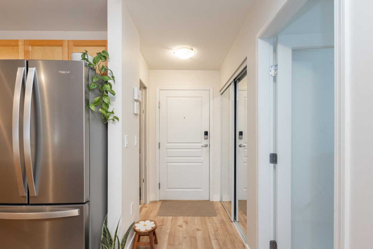 Kitchen Photo of 101 15188 22 Avenue, Surrey, BC
