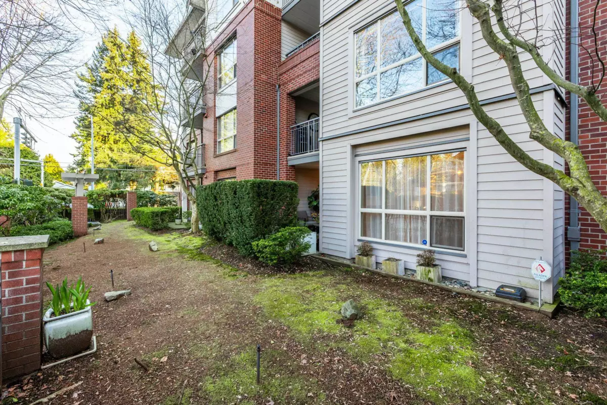 Swimming Pool Photo of 101 15188 22 Avenue, Surrey, BC