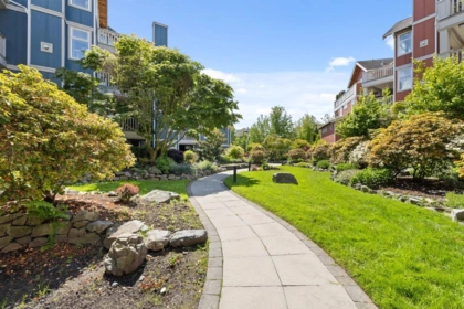 Hallway Photo of 302 15392 16a Avenue, Surrey, BC