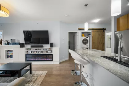 205 110 Brew Street, Port Moody, BC, Port Moody Centre — 2 bed apartment/condo for sale