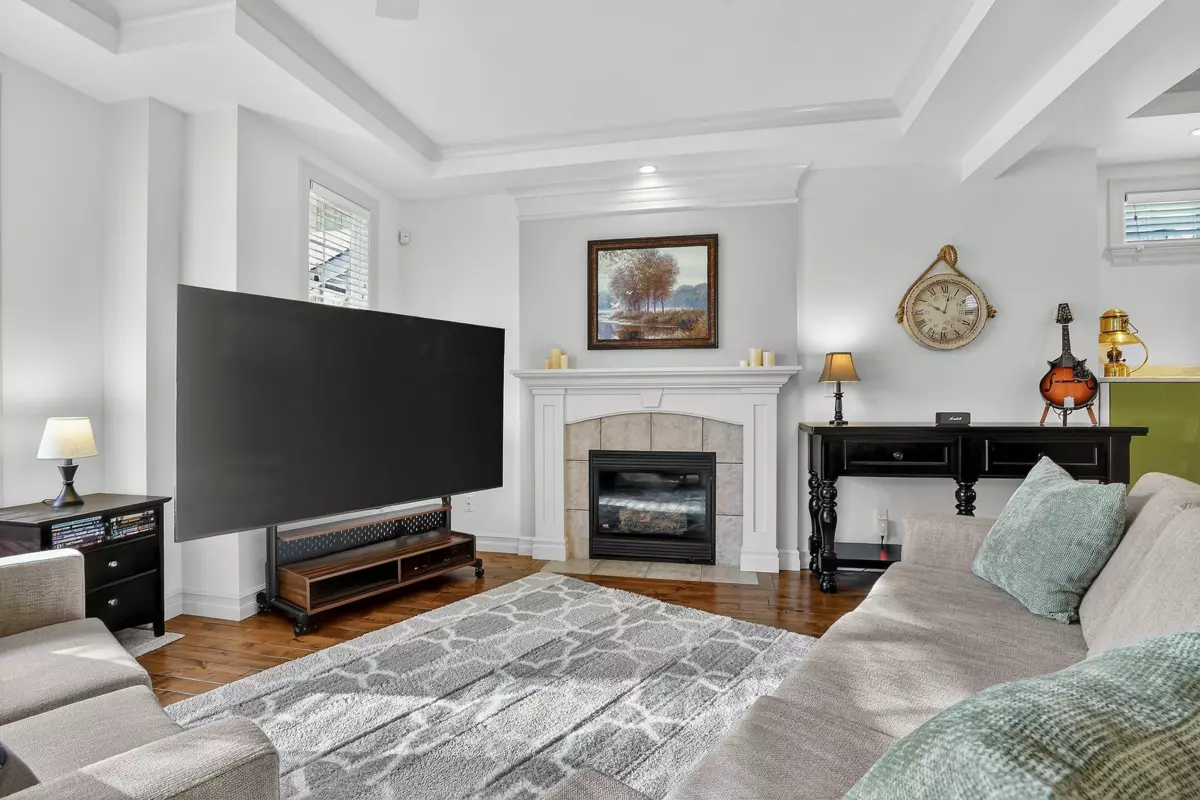 Kitchen Island Photo of 5843 Shawnigan Drive, Chilliwack, BC