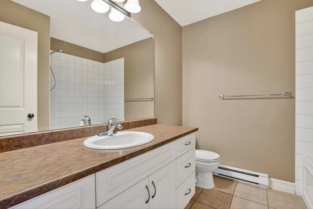 Laundry Room Photo of 5843 Shawnigan Drive, Chilliwack, BC