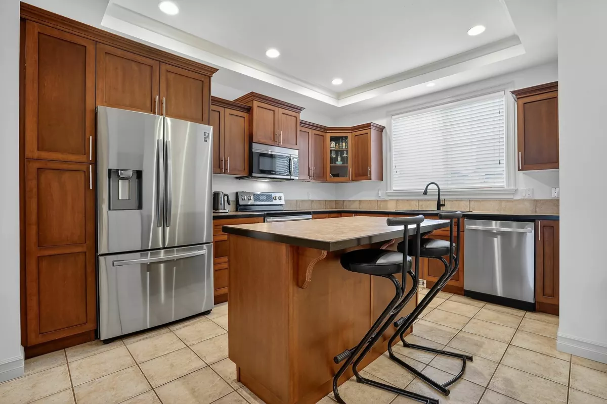 Primary Bedroom Photo of 5843 Shawnigan Drive, Chilliwack, BC