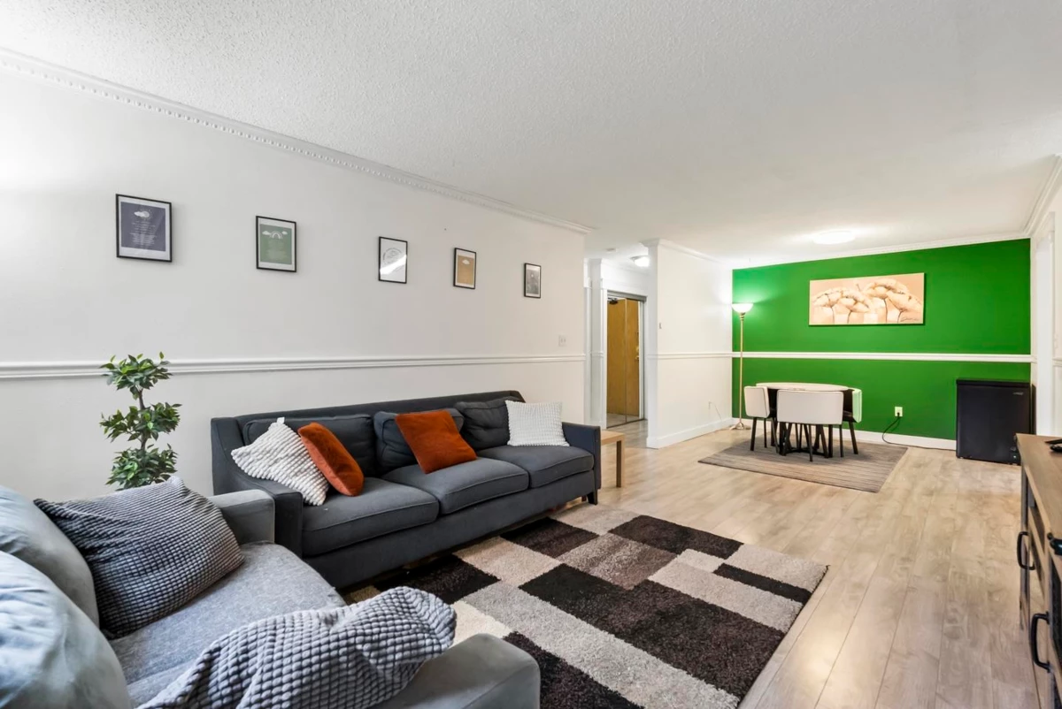 Dining Area Photo of 305 10644 151a Street, Surrey, BC