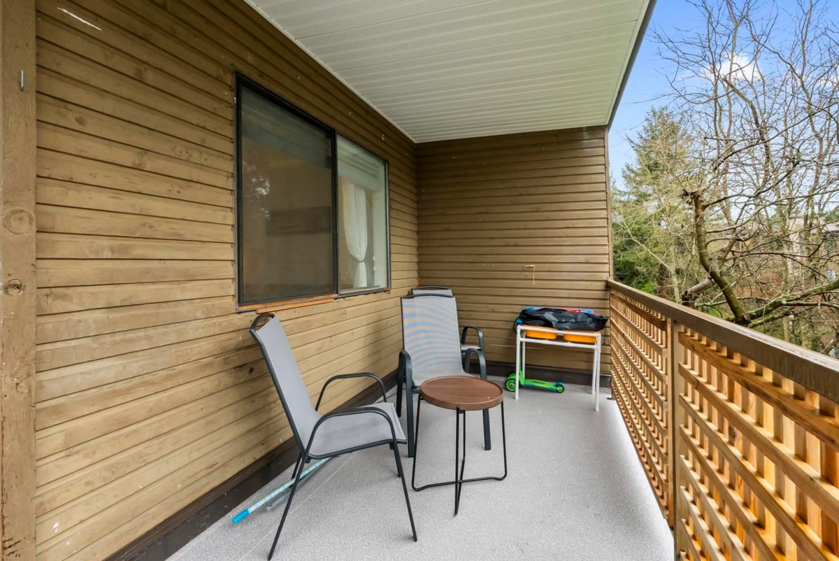 Laundry Room Photo of 305 10644 151a Street, Surrey, BC